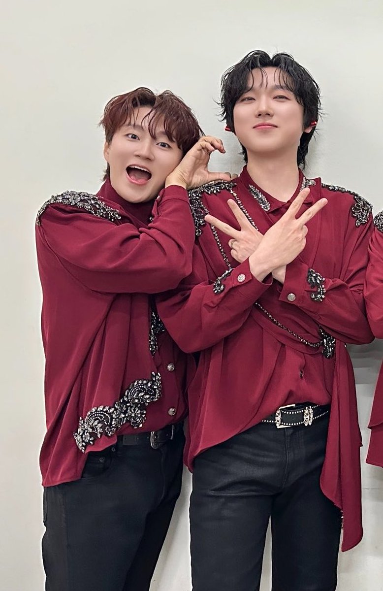 fore_shower's tweet photo. 냥냥즈가 영원히 귀여워ㅠㅠㅠㅠㅠ https://t.co/FjOGTKog6L