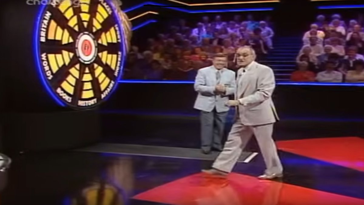 ronpics's tweet photo. A reminder that some audience members went to see Bullseye in the studio and never got to see the actual dartboard. https://t.co/dWiLzTgLrz