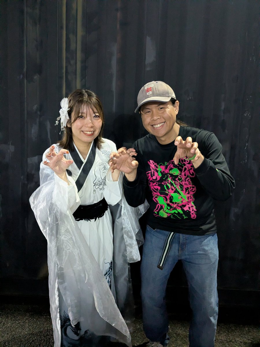 Chris2KLee's tweet photo. Former Rat Chaser, The Master Nao Kakuta, returned to the #ActRing for one day, had to get a two shot! #アクトリング #アクトレスガールズ https://t.co/xe86Bou3IL