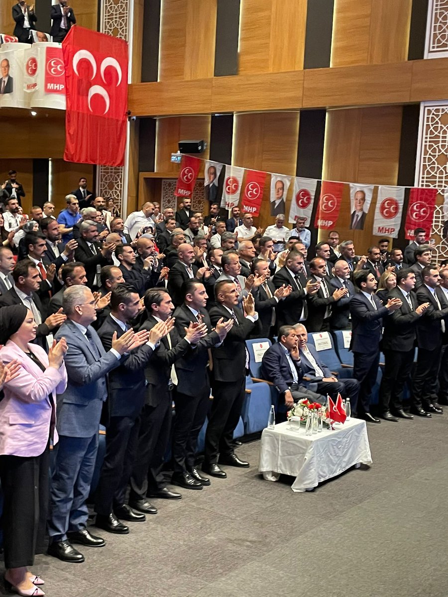 turgayozbas's tweet photo. Genel Başkan Yardımcımız ve İstanbul Milletvekilimiz Sayın Feti Yıldız Bey’in divan başkanlığında gerçekleştirilen; İl Başkanımız Sayın Volkan Yılmaz, MYK Üyelerimiz ve İl Yöneticilerimiz  ile birlikte, MHP Esenler İlçe Başkanlığımızın Olağanüstü Kongresi’ne katılım sağladık.

Esenler kongremiz hayırlı uğurlu olsun.
@YildizFeti @_MHPistanbul_ @BBvolkanyilmaz