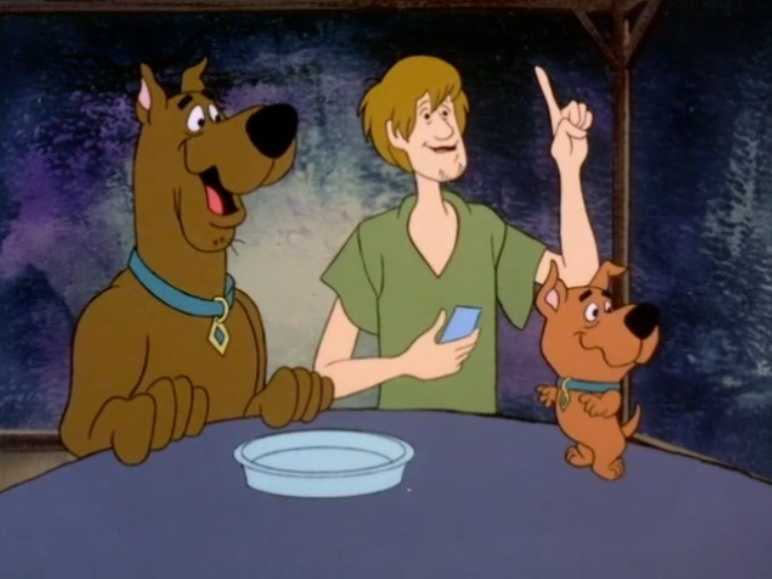 MysteryInc1969's tweet photo. Order up! One #ScoobySaturday special, please!

That right, gang! The weekend is here!😁

Relax with good pals &amp; some Scooby Snacks😋

Plenty of mysteries ahead--time for some fun!

#ScoobyDoo https://t.co/3imdkTV5PE