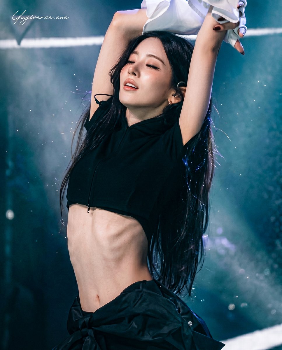 yujiverse_exe's tweet photo. ANNA 🖤

ANNA는 THEBLACKLABEL 소속 걸그룹 MEOVV의 멤버입니다. Known for her elegant visuals, chic aura, and natural stage presence, she continues to attract attention from fans around the world.
#ANNA #안나 #MEOVV #미야오 https://t.co/qTxpcKi4Js