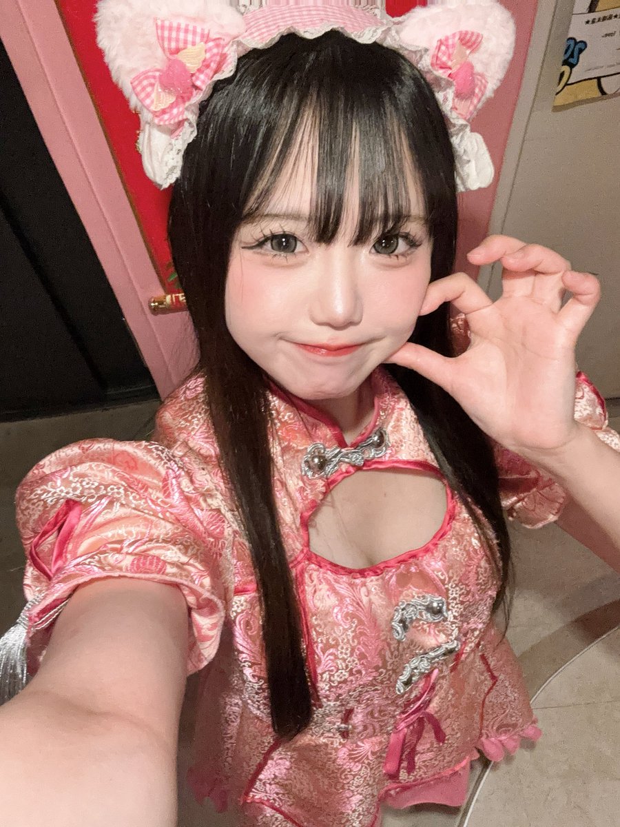 guild_runa's tweet photo. にーにゃお🐱💗
初めての桃猫！初めての秋葉原！！

緊張してたけどいつめん多くて助かった☺️🫶
終電ラッシュでゆっくりしてきたから待ってるね❣️

23-5でいるよ！
レアだから遠隔チェキも待ってる👀✨ https://t.co/JKx1dntct9
