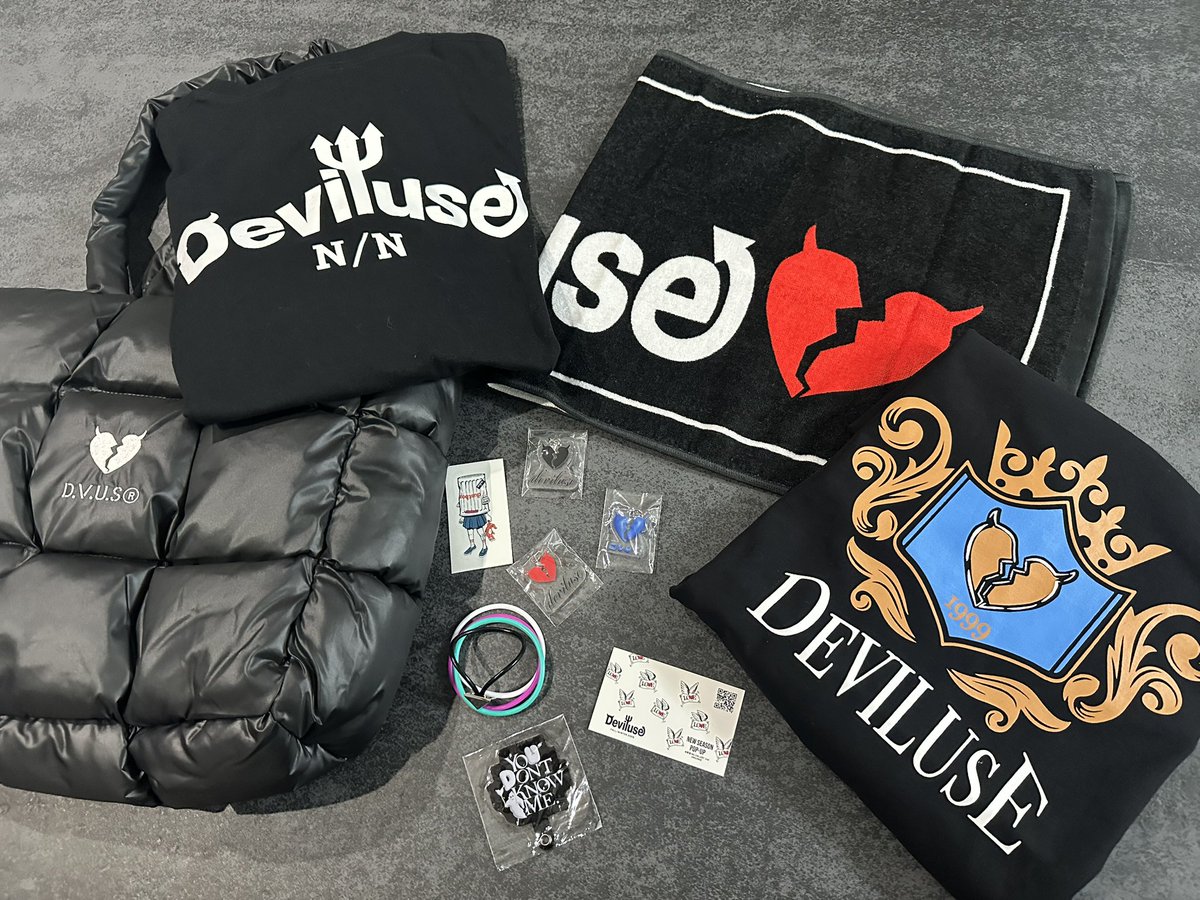 tarooocha's tweet photo. kenさんやばかったね🤭💕
deviluseいっぱい😈
娘はTシャツとヘアゴム💕
持ってるベビー服の色違いも買えたよ👶🏻
#サタニック
#sc26
#sataniccarnival2026
#kenyokoyama
#SATANICCARNIVAL
#deviluse https://t.co/ZAx4MpbqPv