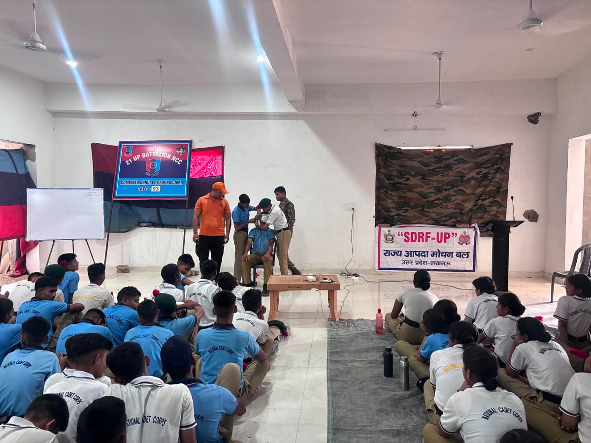 SDRF_UP's tweet photo. दिनांक 06.06.2026 को जनपद- बरेली अंतर्गत राजश्री मैनेजमेंट कॉलेज रिठौर में #SDRF_UP टीम द्वारा 600 एन०सी०सी० कैडेट्स को आपदा प्रबंधन प्रशिक्षण प्रदान किया गया। https://t.co/BfSGTZP6hw