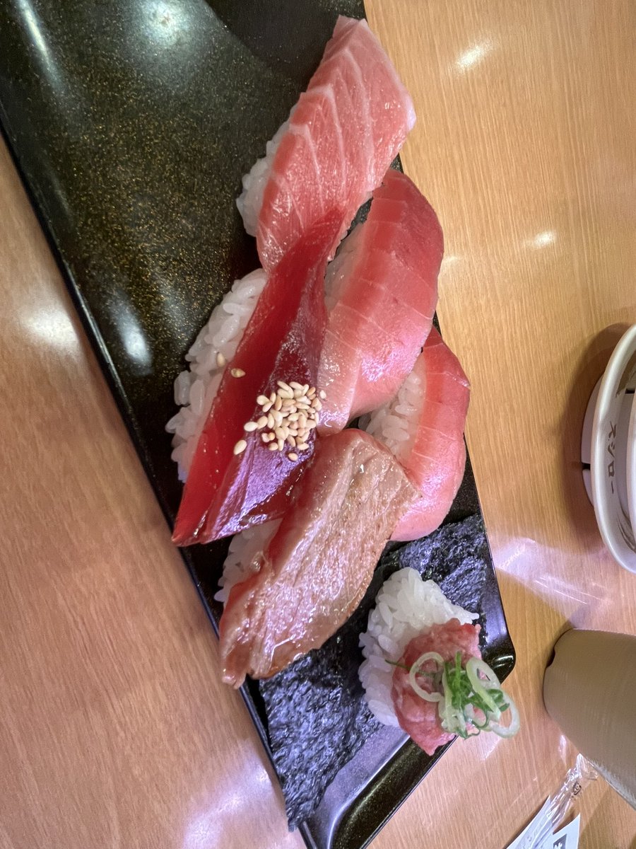 Azaran0709's tweet photo. 今日の夜ご飯！ https://t.co/q2867MKGIE
