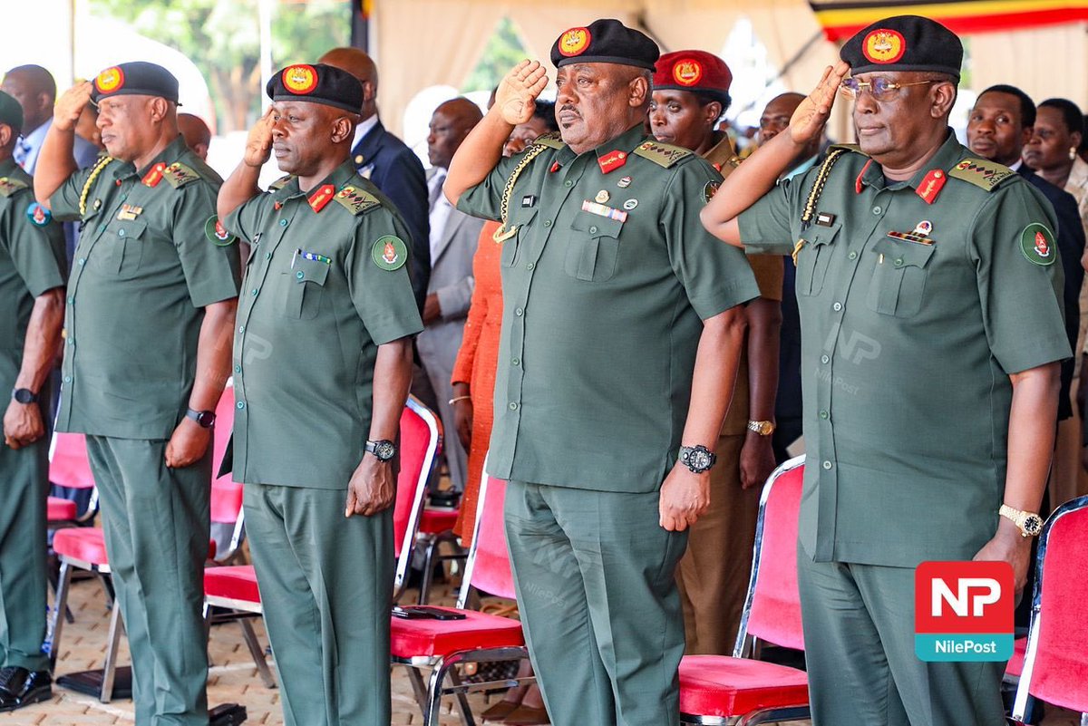 KakwenzaRukira's tweet photo. Uniform for uselessness https://t.co/vQ78zf5YV5