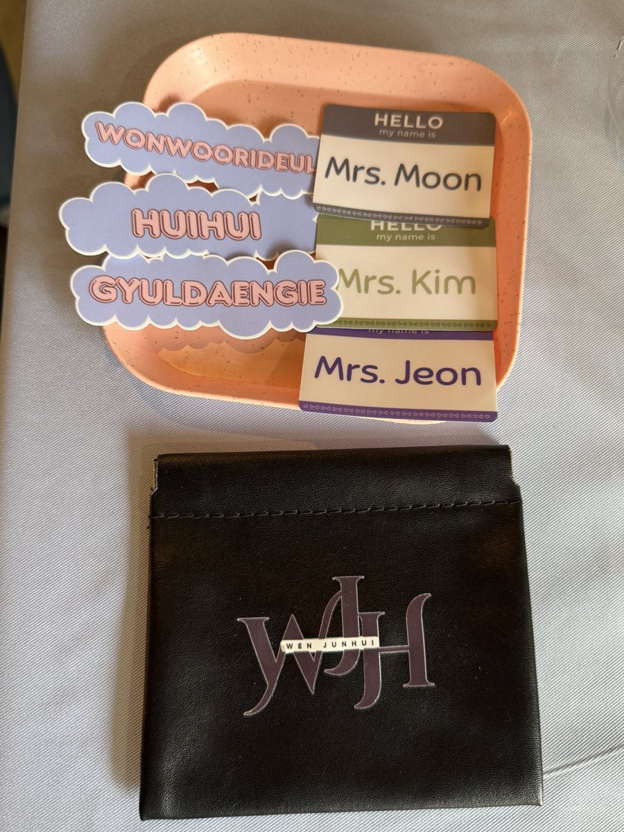 0713studio's tweet photo. The very first purchase was to hoard Jun’s birthday sticker sheets + Vernon too—thank you so much! 🥹

#secretsunderthemoonlight #juncse https://t.co/pwMlenJqcR
