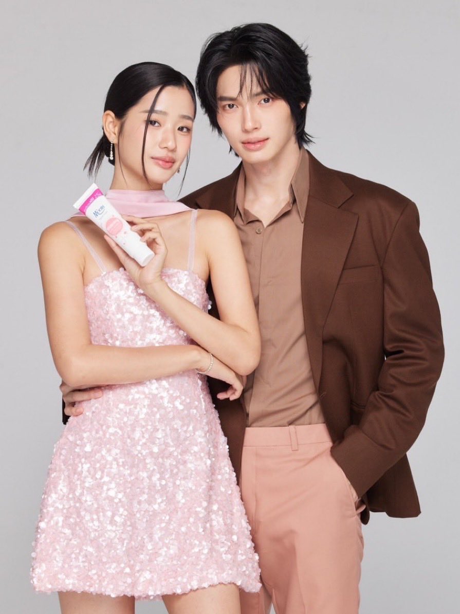 IconicRankings's tweet photo. GMMTV announced that Tu Tontawan will continue as the presenter for Dr. Montri Facial Cleansing Foam for a second consecutive year, while Win Metawin has been introduced as the brand’s newest presenter.

Fans can look forward to upcoming campaigns and activities featuring both stars with Dr. Montri in the near future.
Source: GMMTV