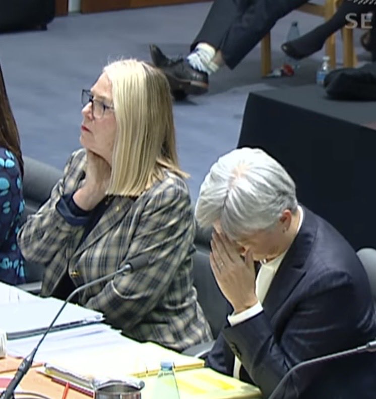 SaraJade_13's tweet photo. #Pocock to #Wong 
“Yesterday it had been reported there had been more damage to the #Gaza cemetery, to the #Australian quarter.”
#Wong clearly frustrated. BL stressed, anxiety, covers ear doesn’t want to hear this, covers face embarrassed. Colleague rubs neck stress, discomfort. https://t.co/kCyRKSnI6x