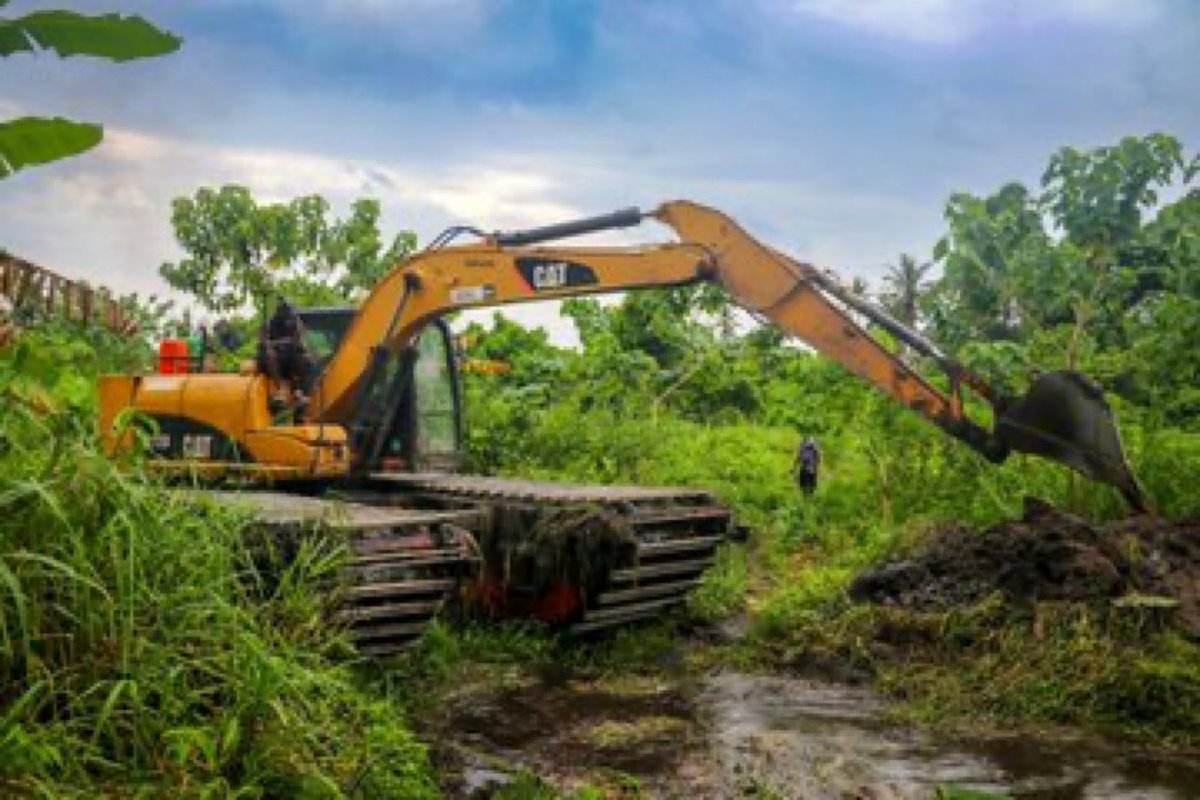 phemobhoi's tweet photo. Flooding has remained a major concern in many communities. It’s encouraging to see Lekki LCDA under the leadership of @HonourableRBK taking proactive steps to improve drainage infrastructure in Igbo Olomi.

This is a bold step😊 https://t.co/gWEVuzsPBv
