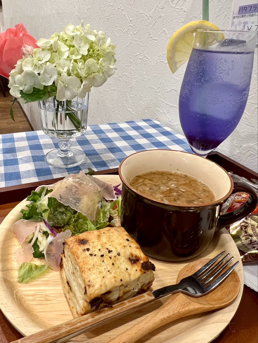 nozonozo's tweet photo. ナイトスネイルで晩ご飯。

#ナイトスネイル https://t.co/KPQ8KBWFaf