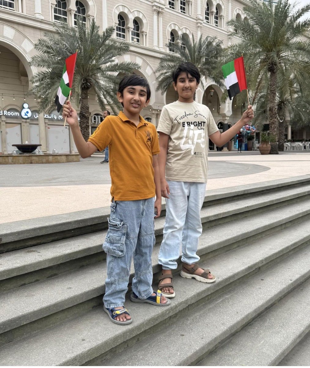 Digital_Creatr's tweet photo. @MOCDUAE1 Proud to take the Pledge and Commitment! 🇦🇪 Standing together for the future of our nation. #PledgeAndCommitment #UAE #عهد_ووعد @uaegov @HHShkMohd @HamdanMohammed https://t.co/WnjUhsLYYO