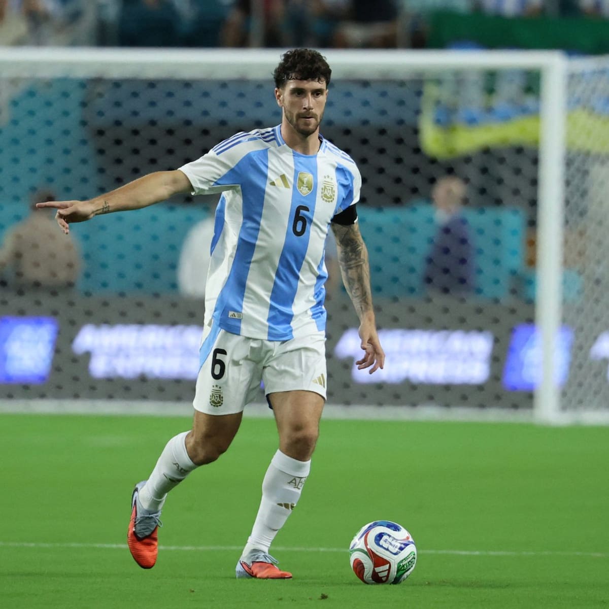 NMormandi's tweet photo. ¿Quién reemplazará a Leo Balerdi?
Entre Marcos Senesi y Lucas Martinez Quarta estaría el reemplazo del jugador del Olympique.
#SelecciónArgentina https://t.co/X5znSClbhu
