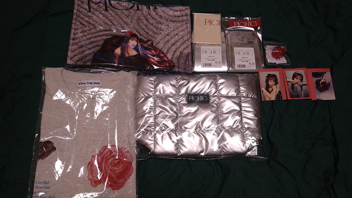 cfeA9MDwytU4jg8's tweet photo. PICNIKツアーグッズ届いたぁ~✨️✨️
15日の大宮、楽しみだなぁ~😆アイナちゃんに会える〜♥♥
#アイナジエンド
#PICNIK https://t.co/w2f4O4qCVe