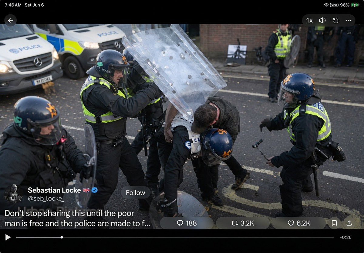 Elwood_B__'s tweet photo. @seb_locke_ @steve24673 @RestoreBritain Getting bladed in the neck like that is how you dissect the carotid arteries. That is a kill shot. https://t.co/zaPMiXiXZc