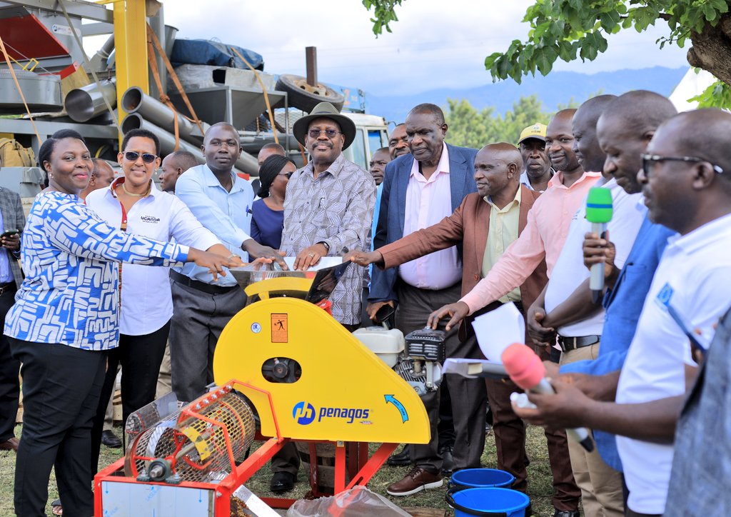 GideonSsekidde's tweet photo. #CoVAFE_UG is transforming coffee into Bwera, Kasese.

We’re helping Small holder and Commercial Farmers earn more through sustainable, inclusive coffee production and value addition that connects them to markets.

Stronger farms. Stronger incomes.  
#Coffee #Uganda #GoldenPosts
@GovUganda @MAAIF_Uganda