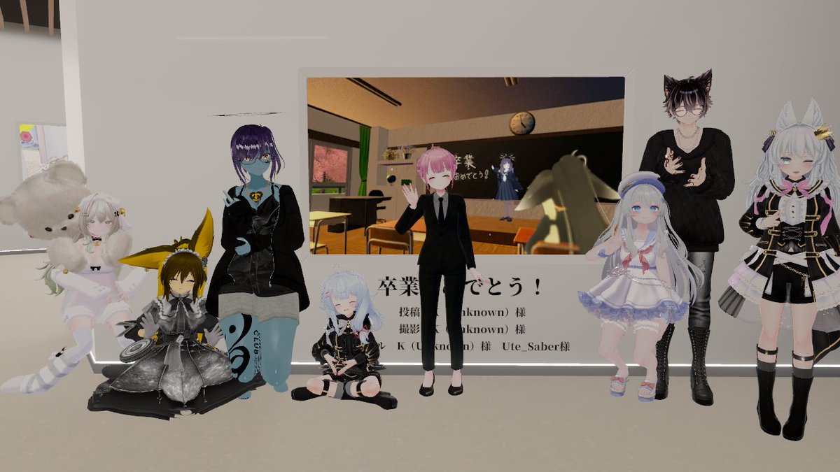 tarsan_vrc's tweet photo. #居酒屋なぞとき
ミノタウロスの鏡 #VRC_M_Mirror 行ってきました。鏡に「中の世界」なんてありませんよ…ファンタジーやメルヘンじゃあないんですから
1. 草に草生やすな!はえるもいらない!草だけで伝わります。(ネチケットに厳しい奈津井先生)
3. 謎2問目 #VRC_Solution。
4. アフター写真館。 https://t.co/Z60lXCIKda