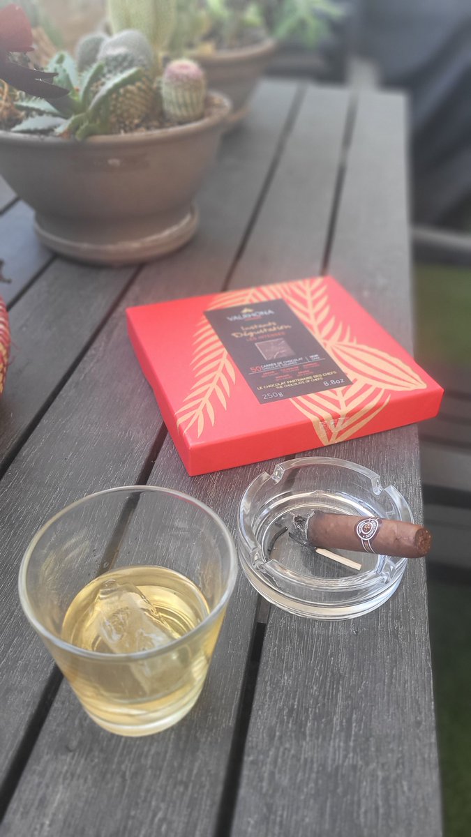 rdelope's tweet photo. Laphroaig, Montecristo y Valrhona.

What else?

#PorqueLaVidaPuedeSerMaravillosa https://t.co/tXVKWZXN4R