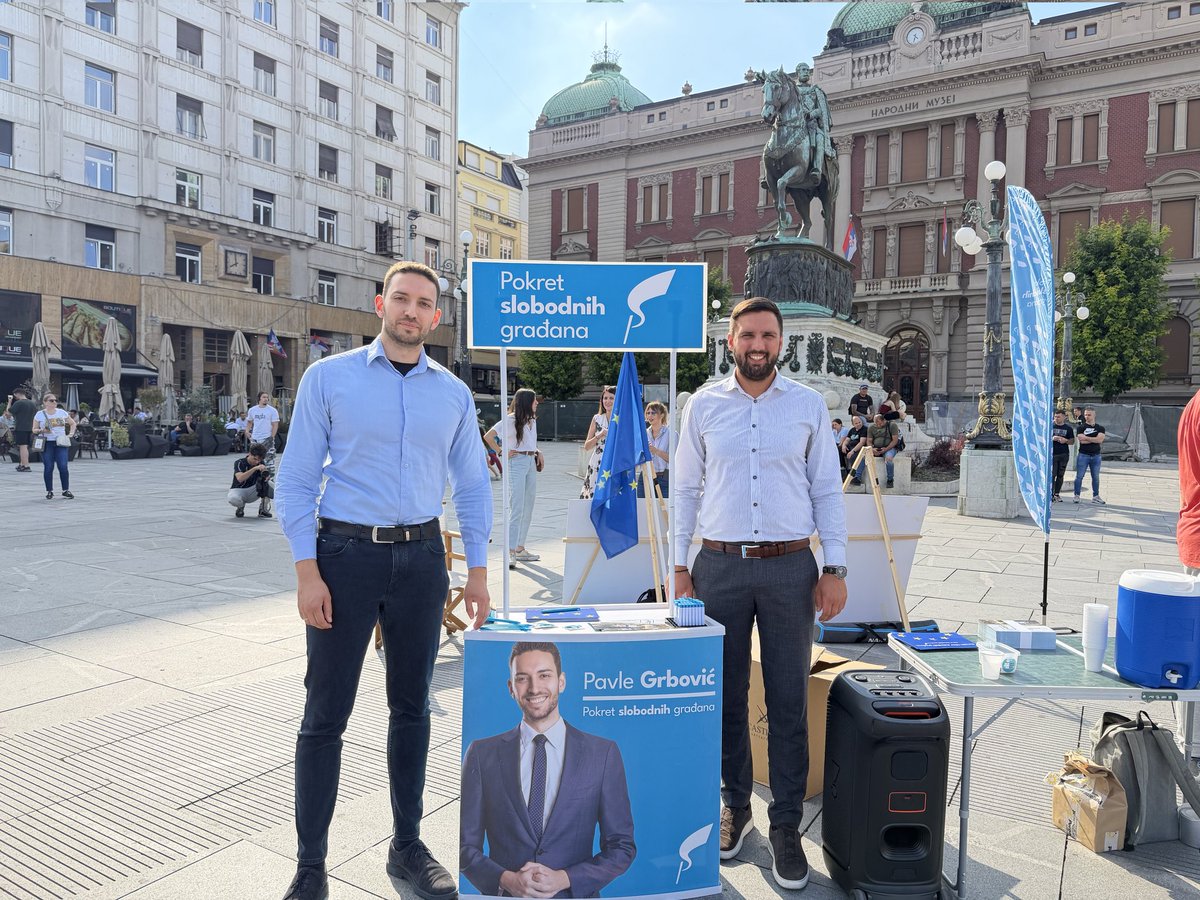 pokretslobodnih's tweet photo. Građani Beograda zaslužuju evropski kvalitet života!

Pokret slobodnih građana danas je u Beogradu započeo kampanju „Evropski gradovi“, nastavak prošlogodišnje kampanje „Evropa, izbor slobodnih građana“, tokom koje je održano više od 15 tribina širom Srbije posvećenih evropskoj perspektivi zemlje. 

Nova faza kampanje usmerena je na lokalne zajednice i konkretne koristi koje bi građani imali od evropskih standarda i članstva Srbije u Evropskoj uniji.

@PavleGrbovic @stefansimicbg 

https://t.co/4j15XVospR