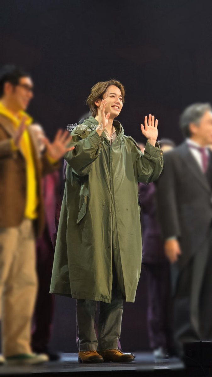 frur_ted's tweet photo. 20260605 舞台『ハムレット』 
大阪初日スペシャルカーテンコール💐
撮影可能回📸✨

ホレイショー役：横山賀三 さん
(@yokoyama_kazan )

#ハムレット2026  #横山賀三
@hamlet2026 https://t.co/jTvzgRJBUj