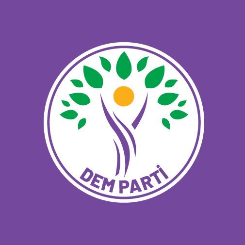 LogHaber's tweet photo. DEM Parti, Rahmi Koç hakkında "Halkı Kin ve Düşmanlığa Alenen Tahrik", "Aşağılama" ve "Nefret ve Ayrımcılık" gerekçeleriyle suç duyurusunda bulundu. https://t.co/EuFg6pojEp