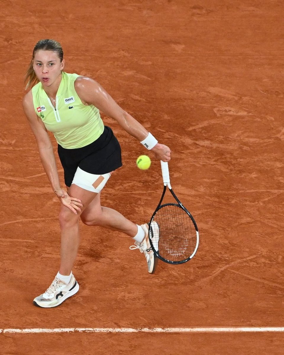 MKouameFan's tweet photo. ➡️ Vraiment le sourire de CHWALINSKA 🇵🇱 sur le court m’a redonné des émotions pour ce RG 📸 https://t.co/qqzCDke24O