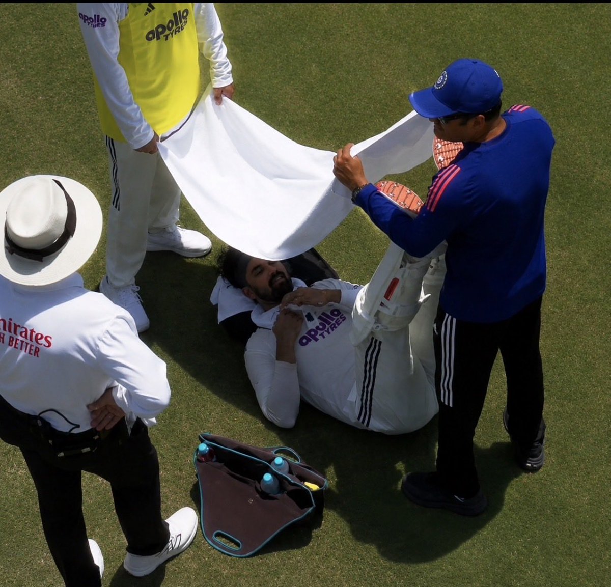 KL_FLICK's tweet photo. scene of the day😌
Another side of KL RAHUL 😂
#klrahul #klrahulforever #INDVSAFG
#testformat https://t.co/uGRdgQP7B4