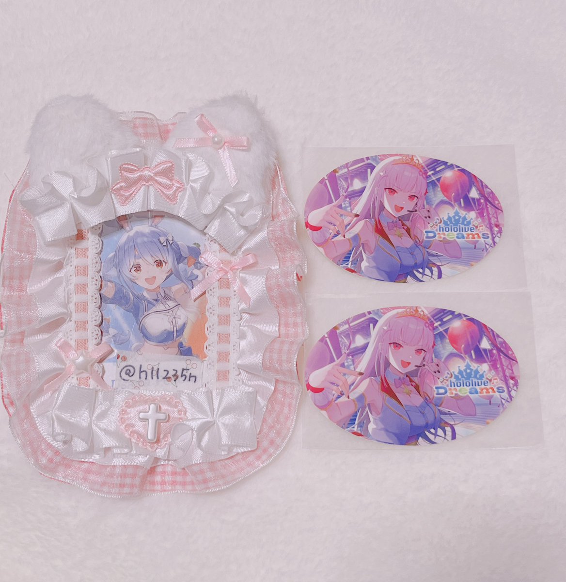 h11235n's tweet photo. ꒰ 交換 ꒱
hololive Dreams スナック  vol.1
シール　ステッカー

譲]
1枚目

求]
2枚目またはvol.2 idカードの方（仮約束）

2枚目との交換の場合は2:2・推しだとわかる方優先

※FF外様プロカ必読
未読とわかる方へはお返事いたしかねます。

よろしくお願いいたします。 https://t.co/opmuKfFHBR