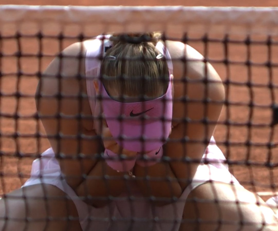 josemorgado's tweet photo. 3rd youngest women's singles Grand Slam champ in this century after Sharapova (Wimbledon 2004) and Raducanu (US Open 2021). https://t.co/88DkNR2PYt