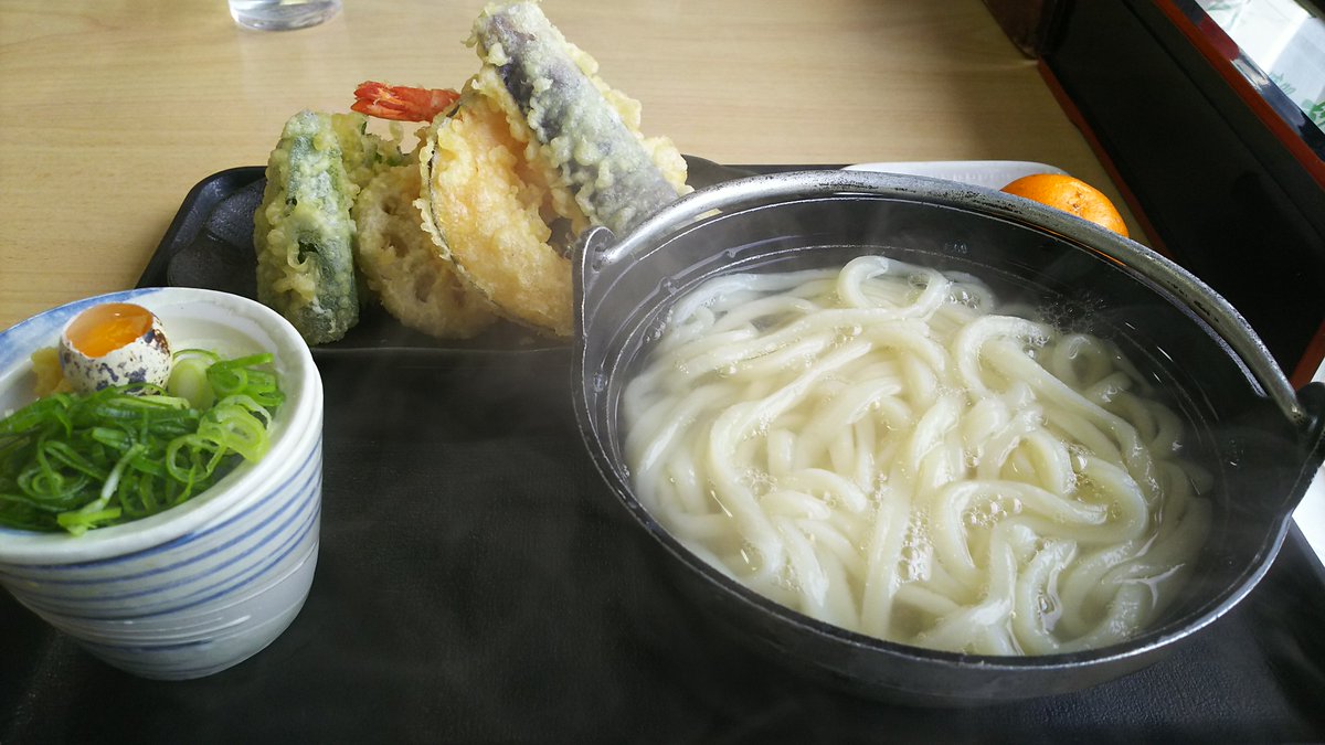 vanillanormad's tweet photo. かつて山川町にあった釜揚げうどんうどんおはなの天ぷら釜揚げうどん
うどんも天ぷらも美味かった
写真は10年前の https://t.co/5AFwUU2O95