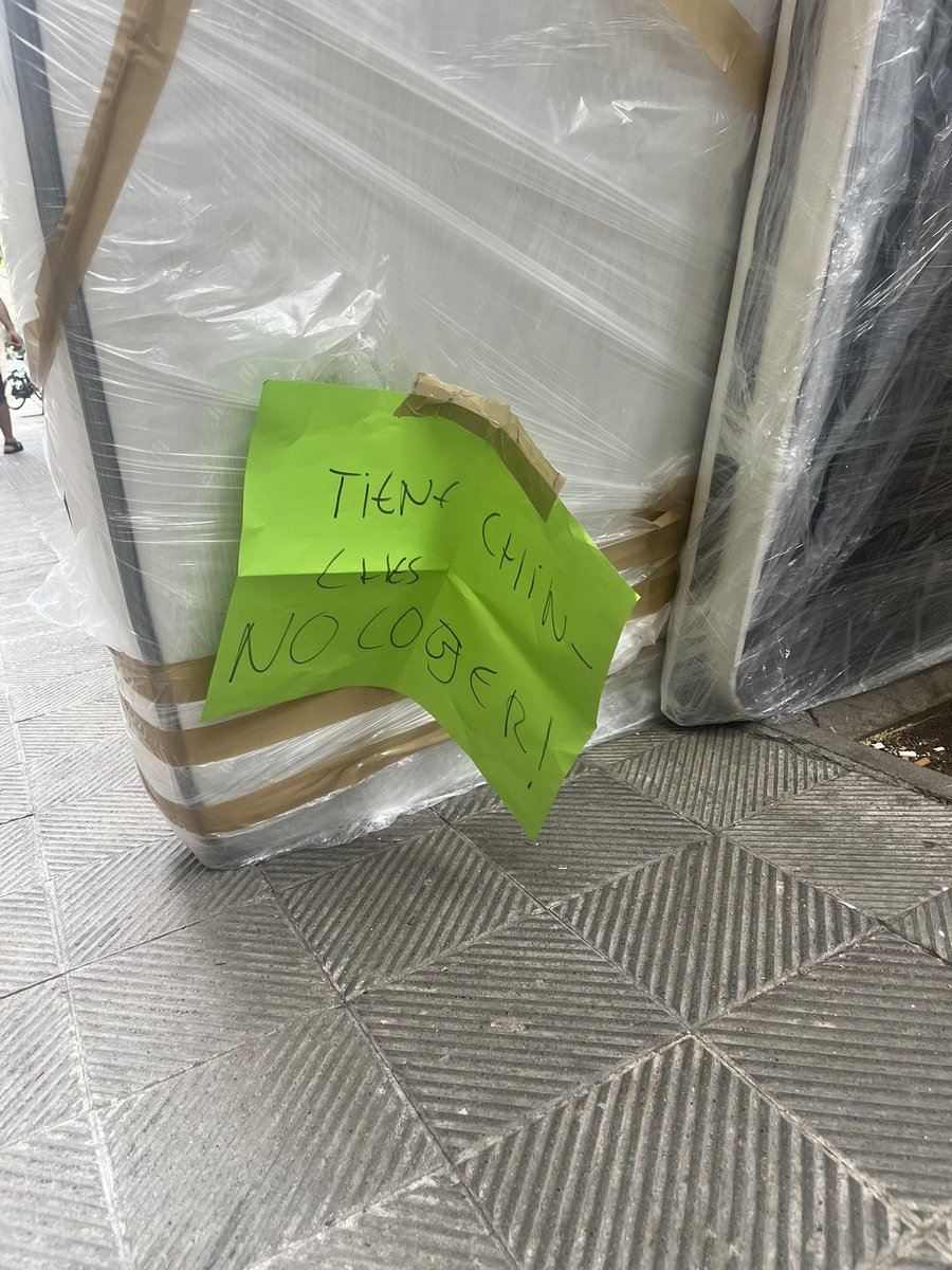 Tiriti1's tweet photo. Chinches 😂 https://t.co/eEnkiloNgf