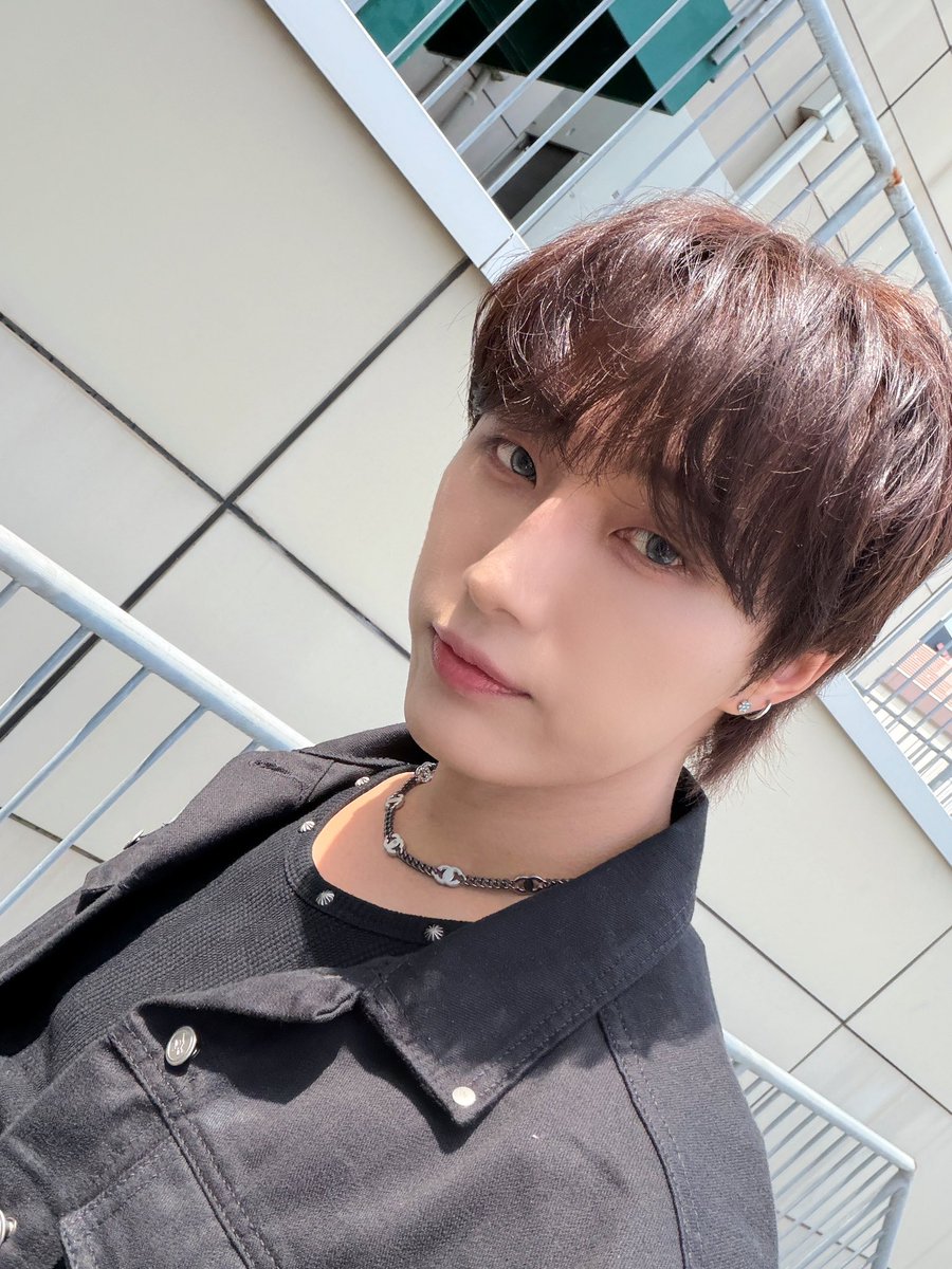OmegaX_members's tweet photo. [#OX]

오늘도 즐거운 만남이여써😁

#OMEGA_X #오메가엑스
#재한 #JAEHAN https://t.co/YCIkYyfivX