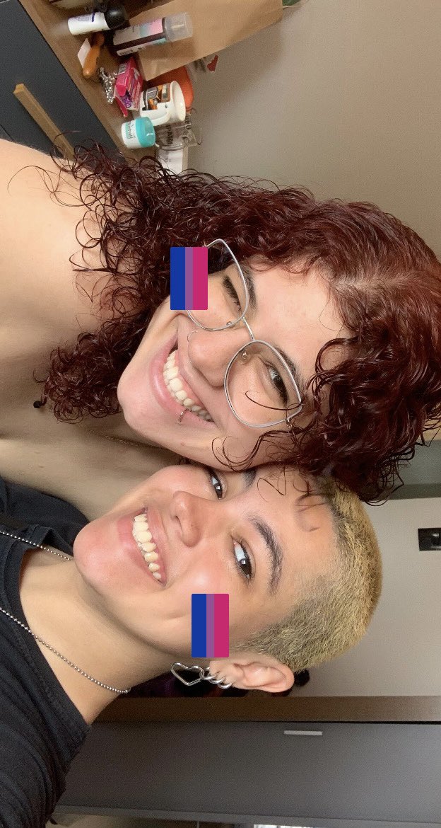 ira2004c's tweet photo. feliz mês do orgulho pros bissexuais 🩷💜💙

(até porque a luta é pelo direito de amar quem quiser!) https://t.co/8pmK4edcaz