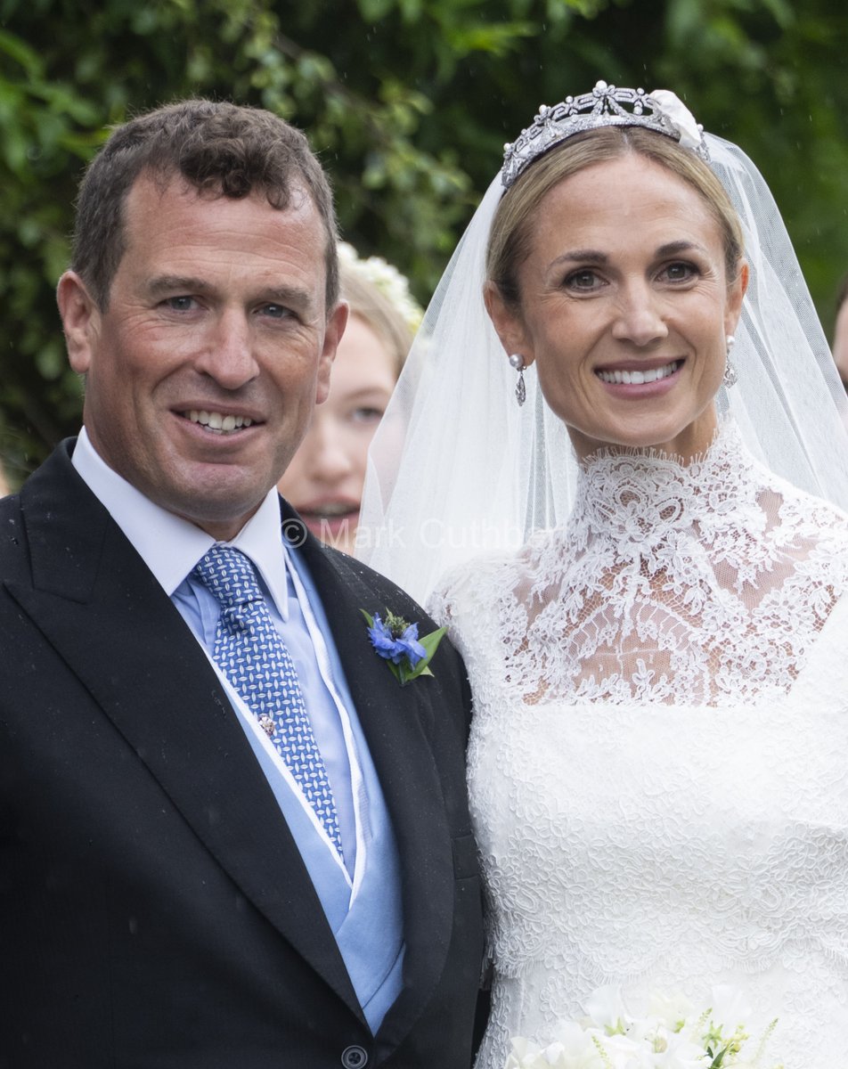 markacuthbert's tweet photo. Peter Phillips and Harriet Sperling get married at All Saints' Church in Kemble.  #royal #royals #wedding #peterphillips #kemble https://t.co/MpEgwyttkv