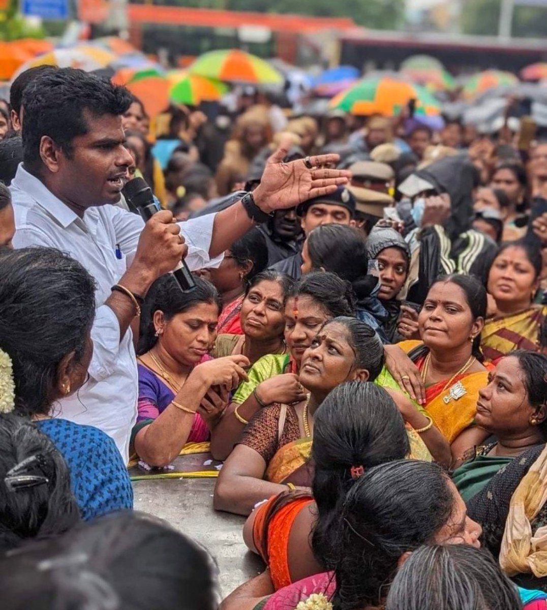 RJN_Jaya's tweet photo. பெண்களை தெய்வமாக மதிக்கும் அண்ணாமலையால் மட்டுமே தமிழகத்தில் பெண்களுக்கான பாதுகாப்பை உரிமைகளை உறுதியாக தர முடியும்.. 🙏
#Annamalai https://t.co/JmXGsUrKQs