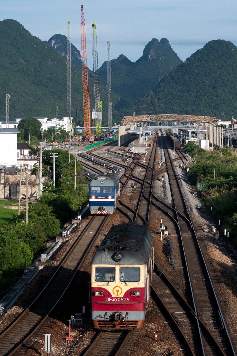 CJC_0915's tweet photo. 桂林/賀州
-
2026/06/05
D2986次　CHR2A-2393
52002次　DF4D-4030
57012次　DF4D-0575
57015次　DF4D-3176 https://t.co/K6kC5mJDOr
