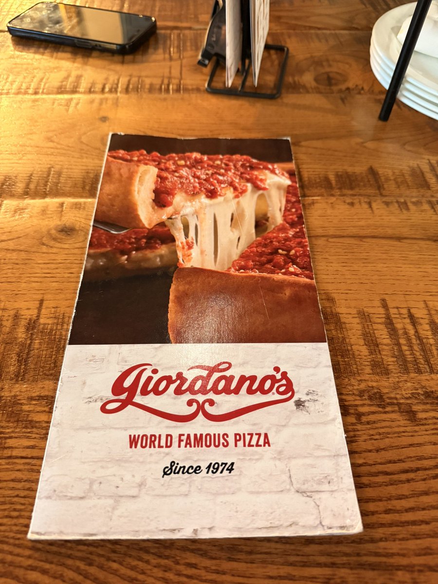 JessfromTO's tweet photo. Had to hit up Giordano’s yesterday before we came home to try some deep dish pizza 🍕🤤 https://t.co/VJJVc8EmC7