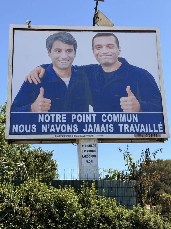libertaire10's tweet photo. C'est pas le seul point commun. Merci monsieur Flori pour cette belle affiche. https://t.co/YLxf2WHE5s