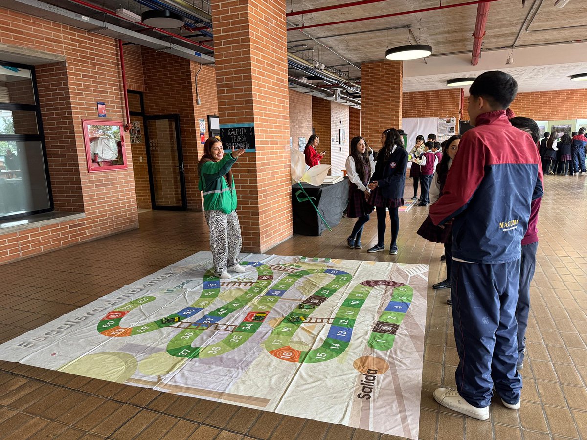 JEPaez_'s tweet photo. Con experiencias de varios colegios de la Localidad de Ciudad Bolívar se llevó a cabo el II Encuentro Local de Educación Ambiental.

Ciudad Bolívar es montaña, es vida y es el lugar que todos protegemos, guardianes del territorio. 

@Educacionbogota 

#UnaEducaciónQueTeResponde https://t.co/KKFnDBOJvW