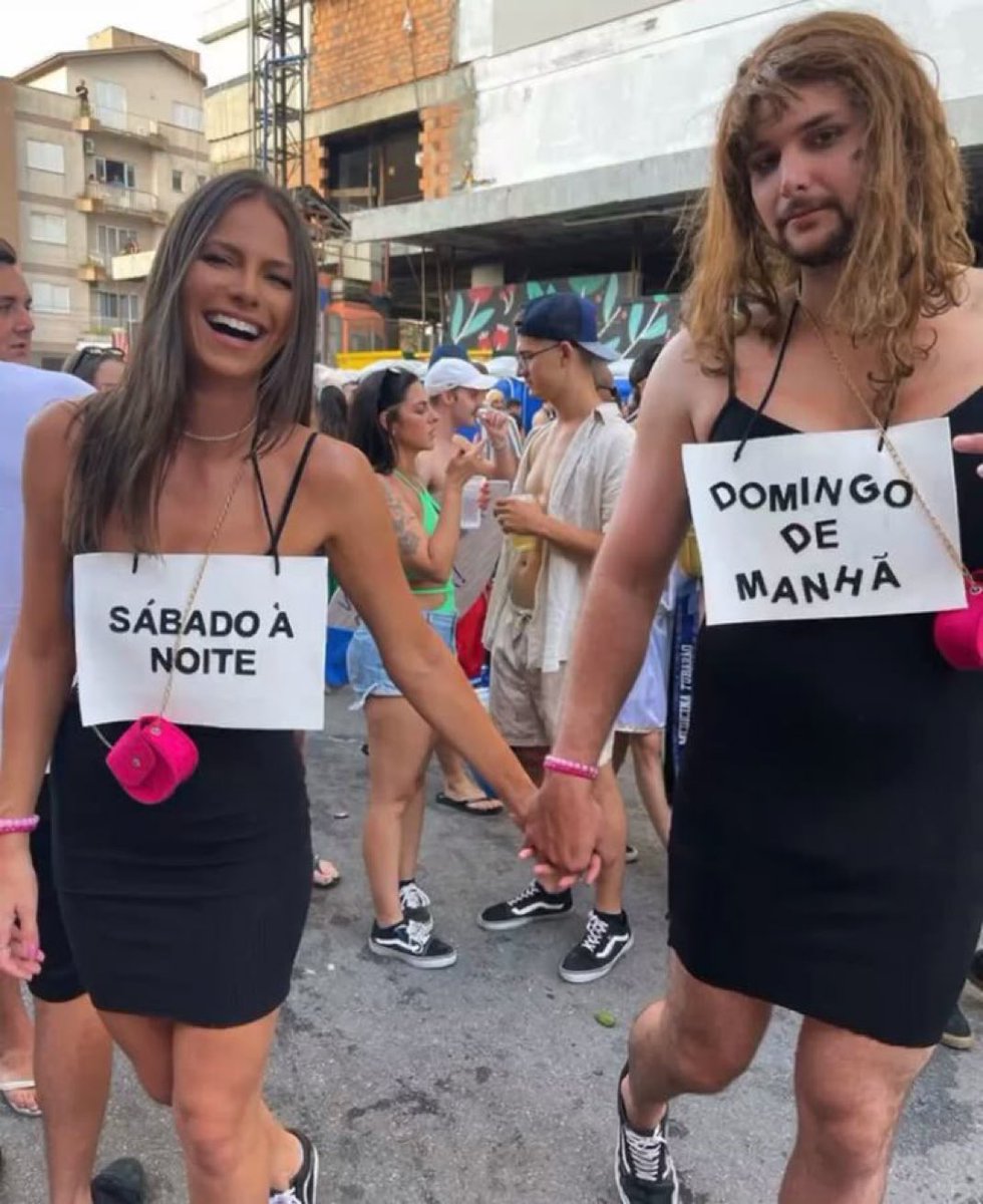 jujubazofc's tweet photo. a fantasia que representa os brasileiros 😂 https://t.co/WRd5cLLasB