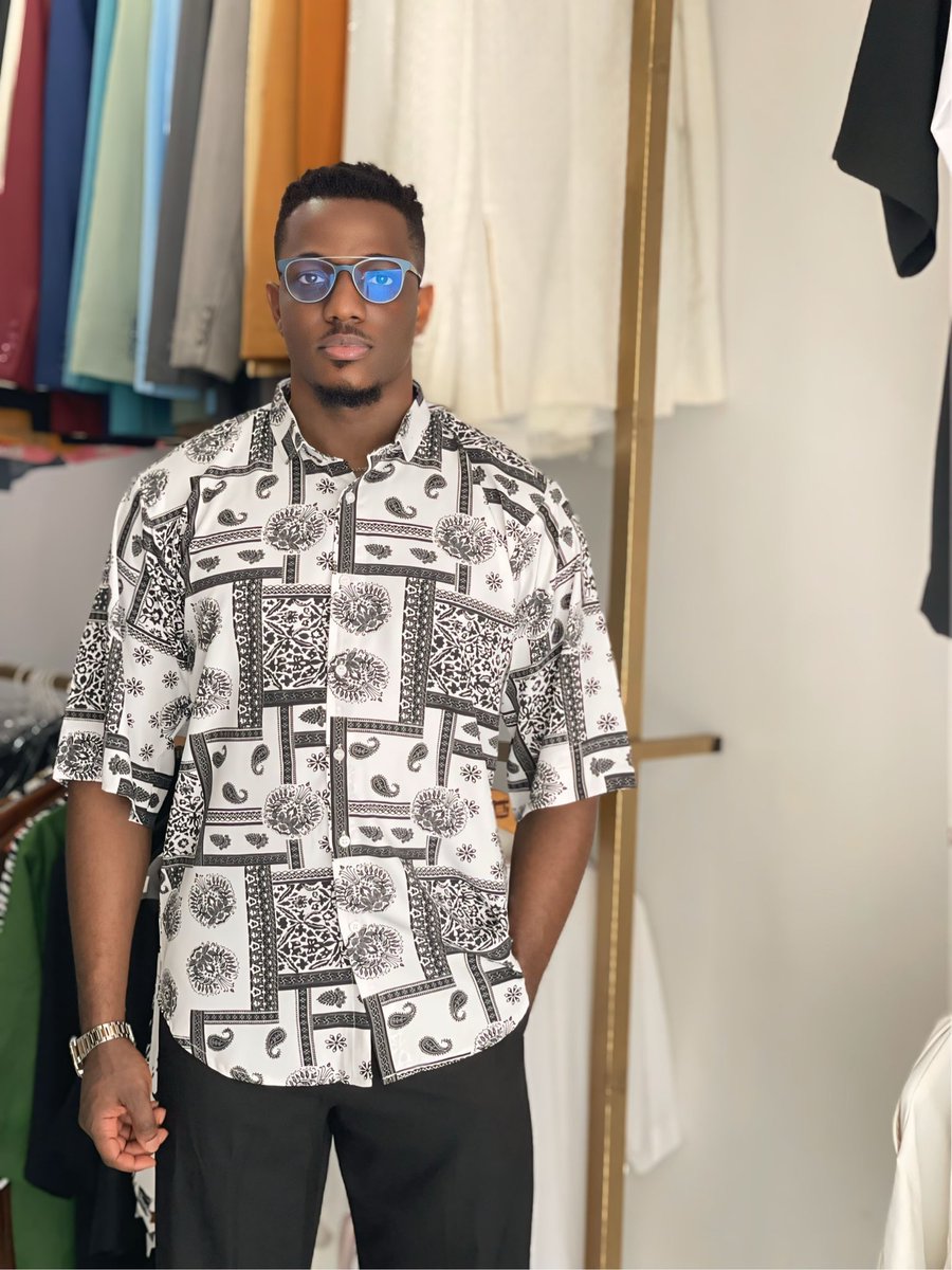 miltonsbespoke's tweet photo. Massive Shirt Discount!!!!!!!!!!!!!!!
All shirts are going for N15,000
Size Large. https://t.co/pbvSb3Q7ZJ