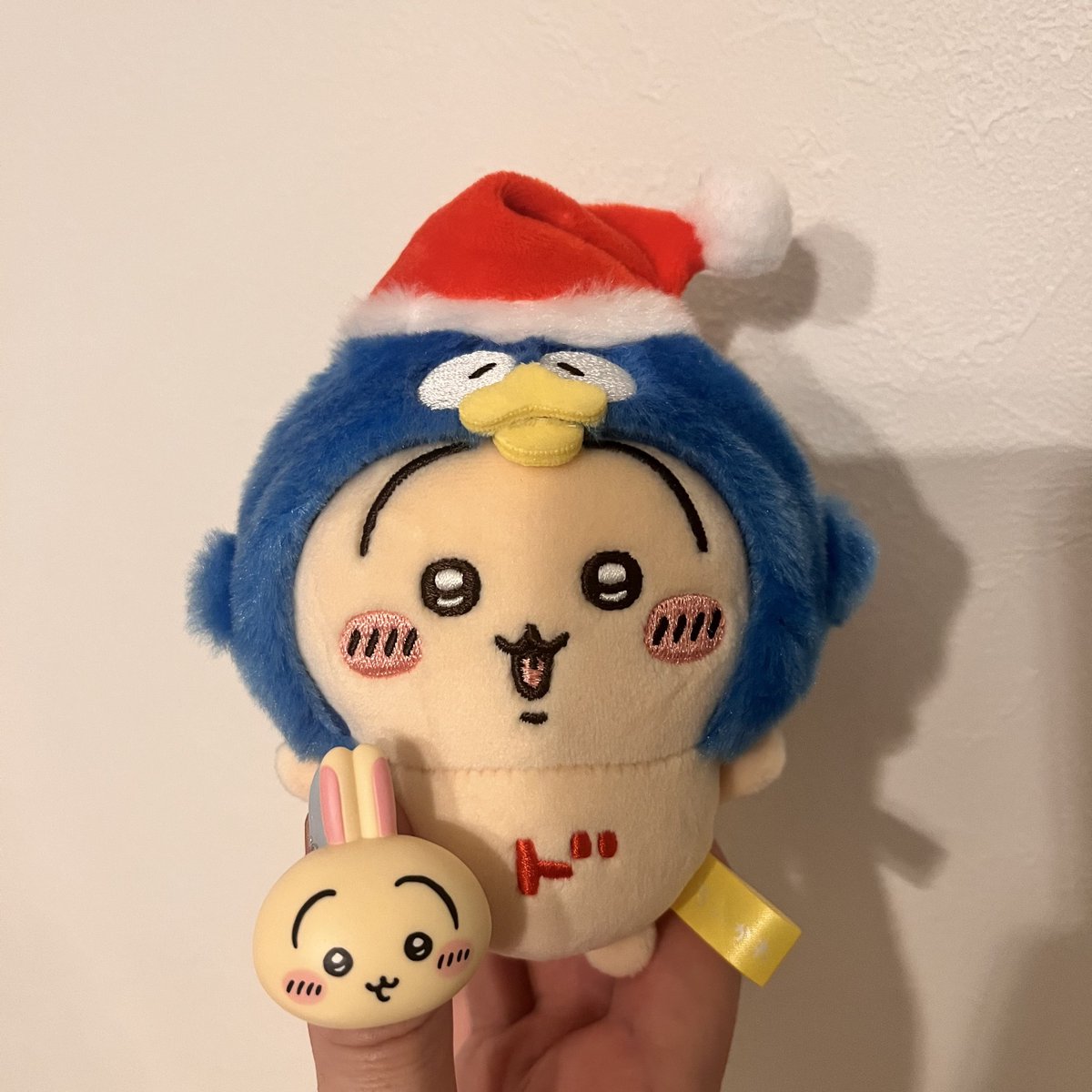 zoooousa's tweet photo. フリー入場でマスコットお迎え🐧💛！！
まさか買えるとは思わず嬉しかった〜😭
ようこそわが家へ🏠🎶

ガチャのリングもかわいい💍💛

 #ちいかわ 
 #ずーのうさ活 https://t.co/2lUKNvJkXy