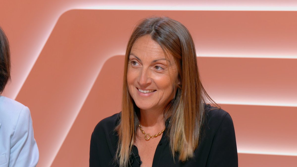 28minutes's tweet photo. 📚 Nous recevons Fanny Lalande, historienne, co-commissaire de l'exposition “1677”, qui se tient jusqu’au 20 septembre au château d’Aubenas. Elle réunit ses travaux de recherche sur les graffitis carcéraux et les œuvres de l’artiste Nicolas Daubanes.

📺 https://t.co/GI5aHII77v https://t.co/XusHQzfUz7