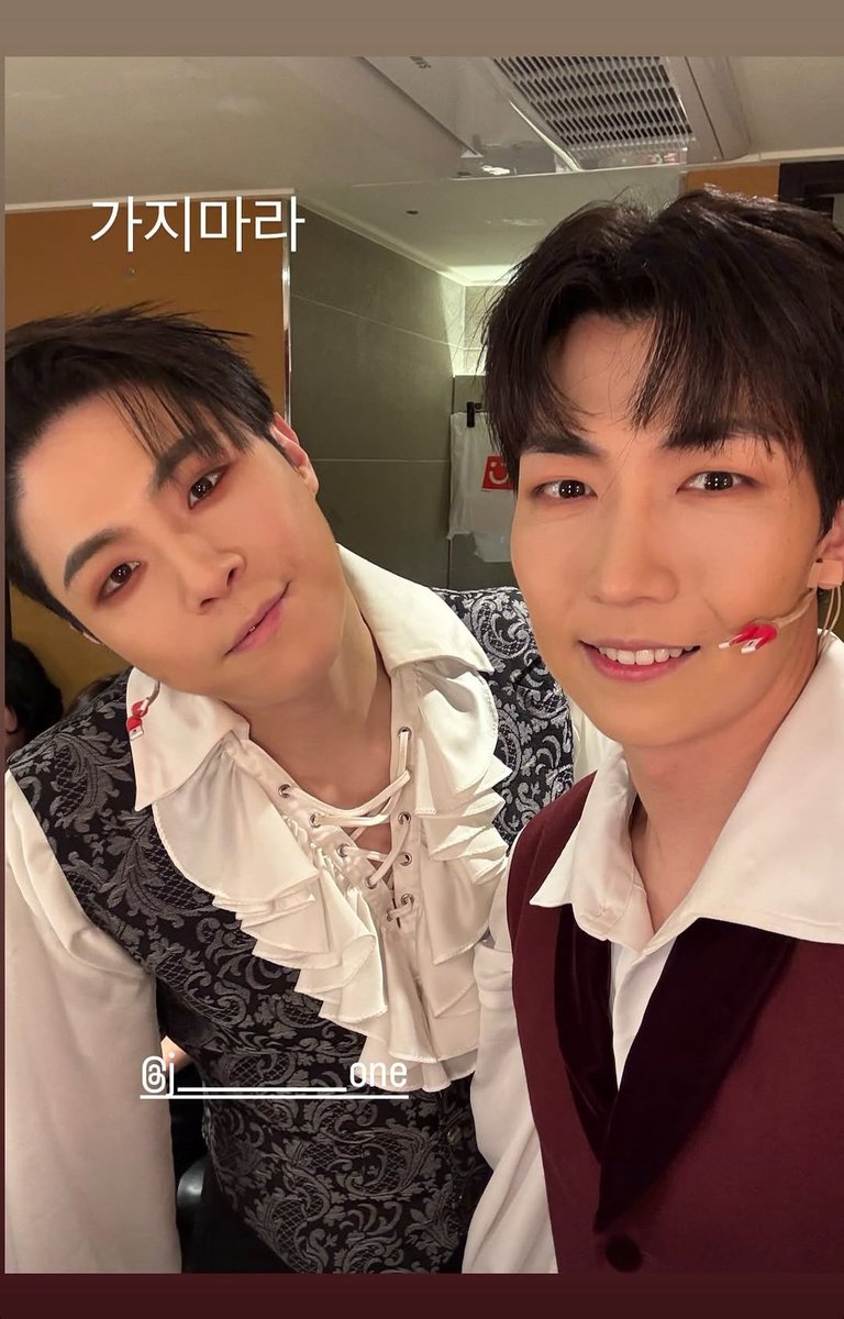 daan_zzi's tweet photo. 가지마라 ㅠㅠㅠㅠㅠ https://t.co/7GnHmI1S1c