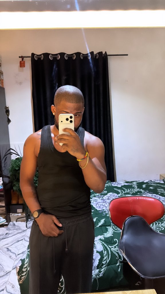 olajiire101's tweet photo. A thoughtful gift from one of my favorite people in my life. ❤️

Na ICE Isakaba dey wear now o 🥹😹🎉 https://t.co/yQo5wPs3Jv