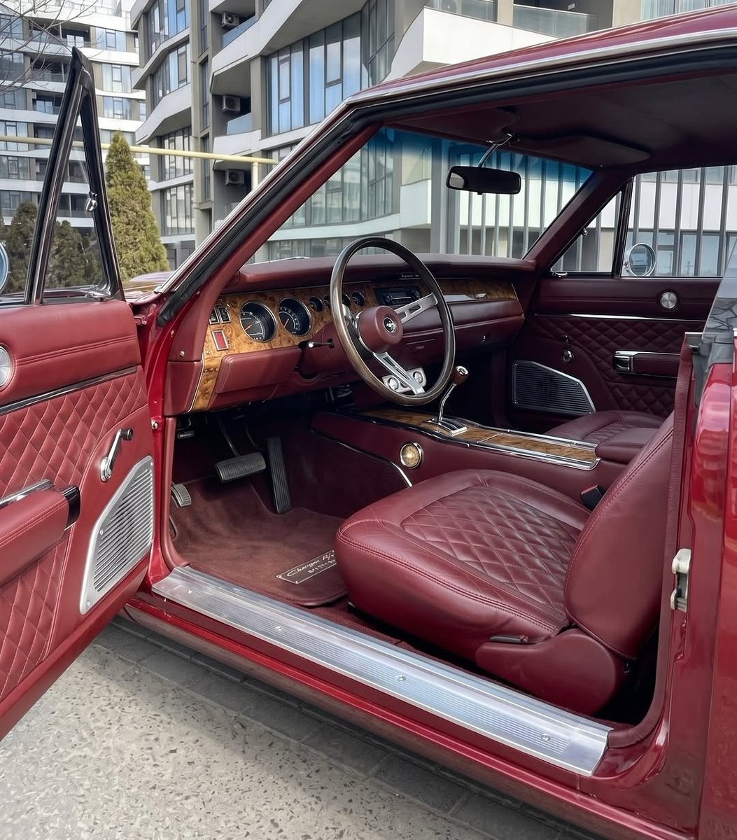WorldWideCarsTM's tweet photo. '68 Dodge Charger R/T 
 
$195,000 
58k miles https://t.co/mixwYIGaIa