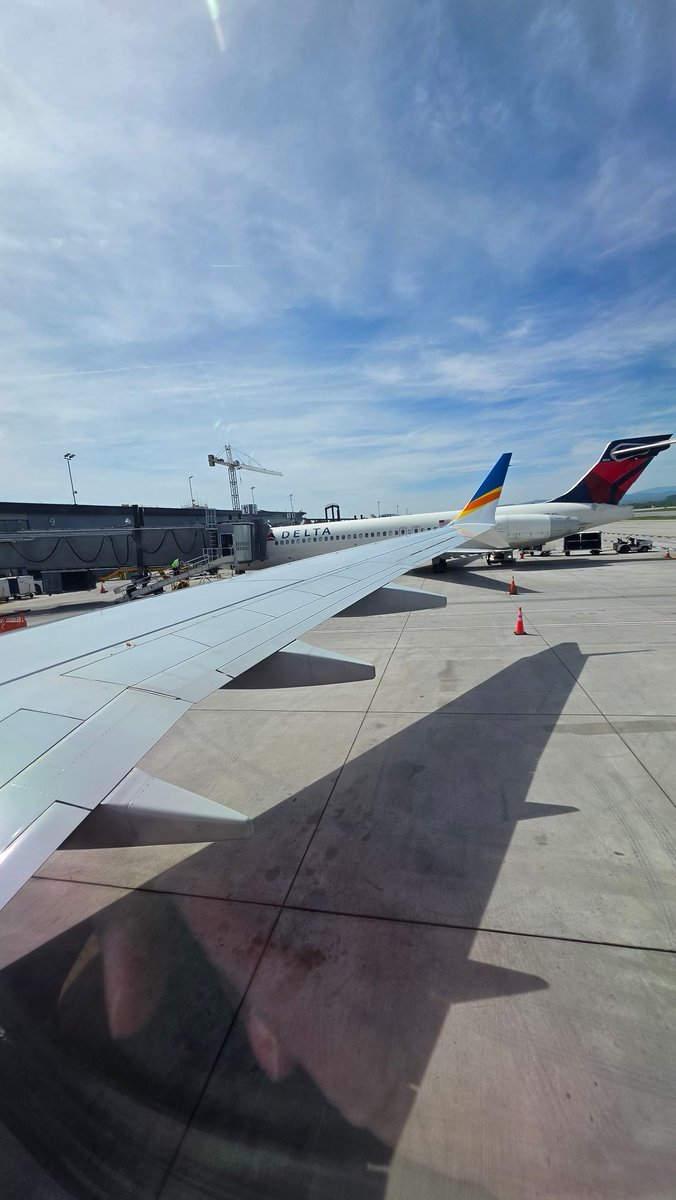 PleasProffitt's tweet photo. Heading south. https://t.co/tsxjapyJSA