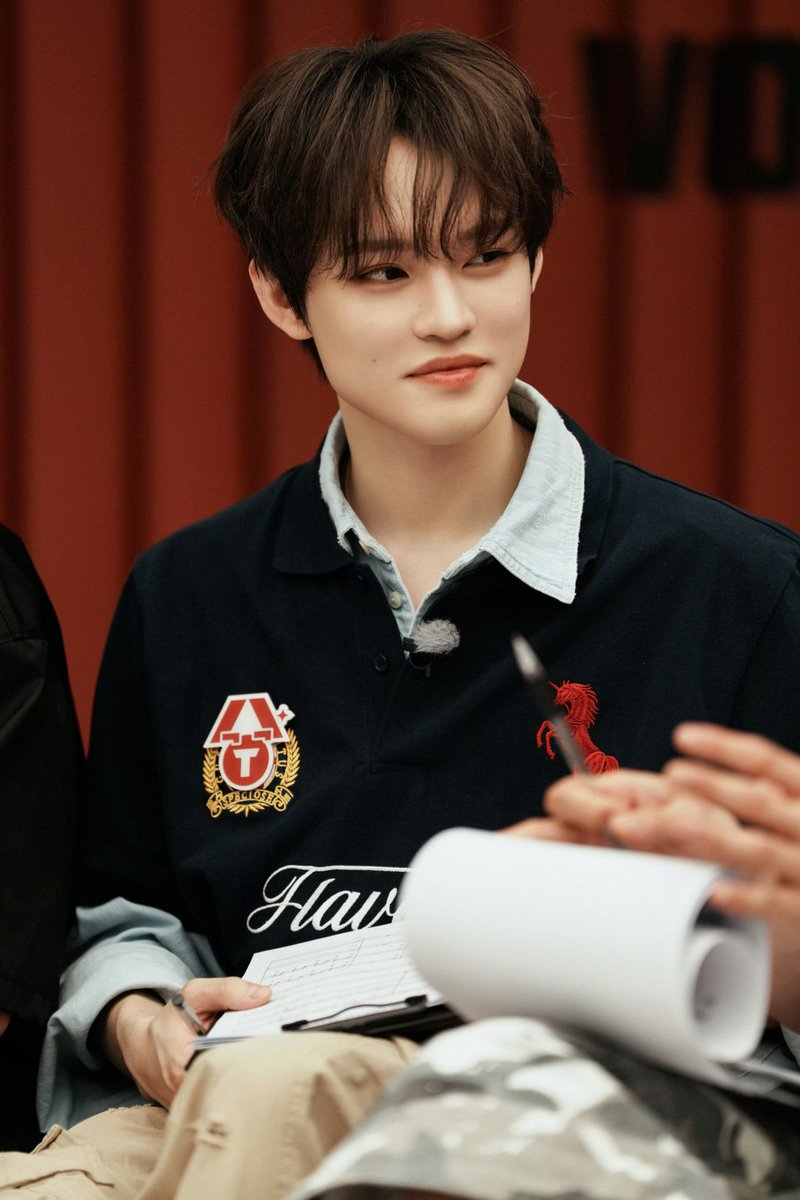NCTDREAMCENTER's tweet photo. 260606 NCT DREAM weibo - #CHENLE (1)
https://t.co/7p89GsH62M

#NCTDREAM @NCTsmtown_DREAM https://t.co/lNhIKvV4Xa