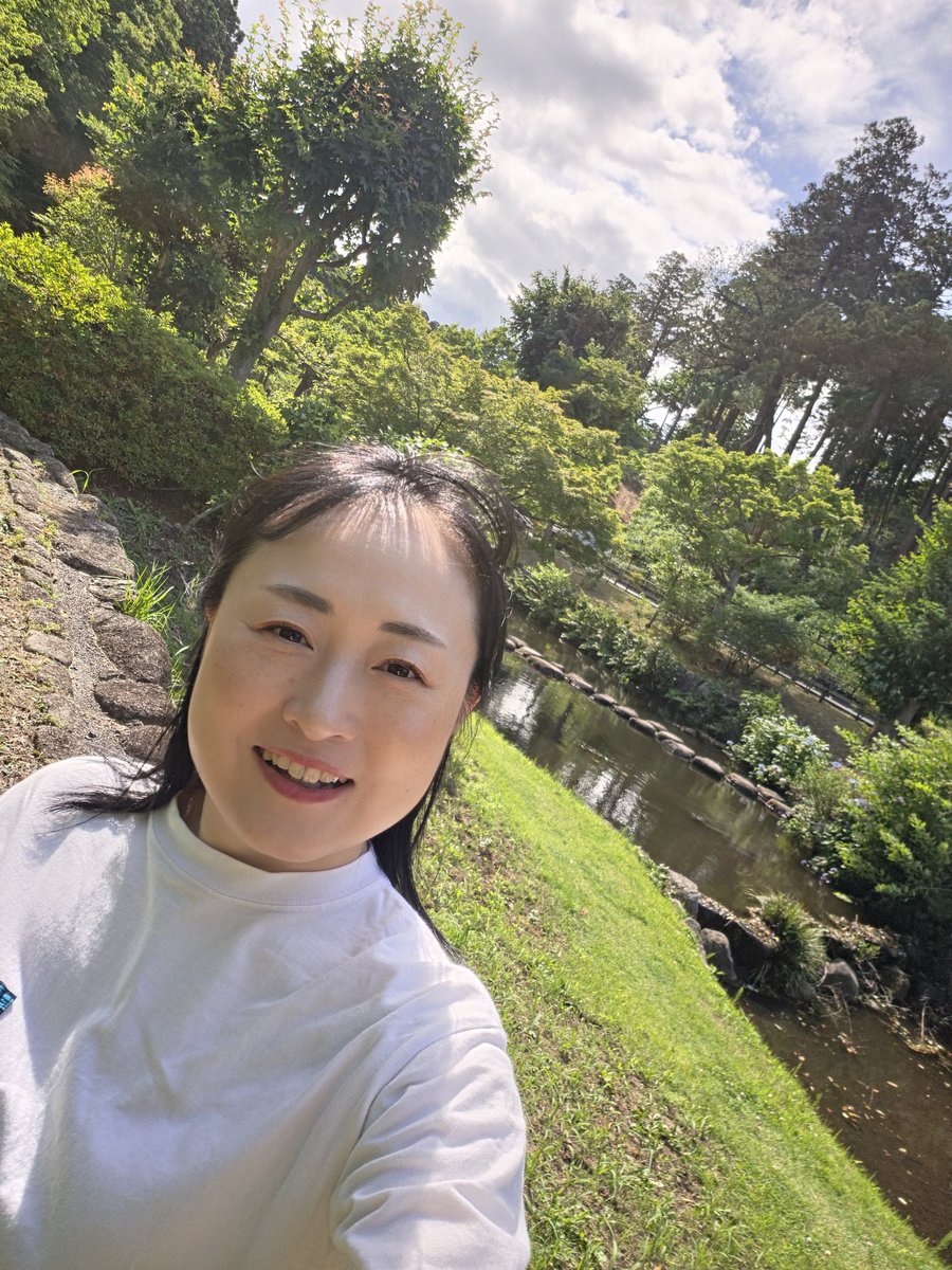 ayuminakano's tweet photo. かみくろ。
スーツの人と爽やかぶってる人。 https://t.co/AxgG1rYc6t